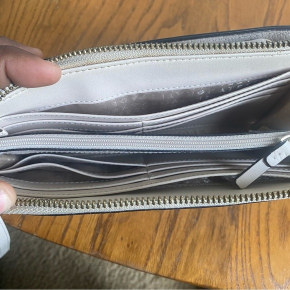 Kate Spade Taupe Pinkish/Grey zipped wallet - Picture 3 of 6